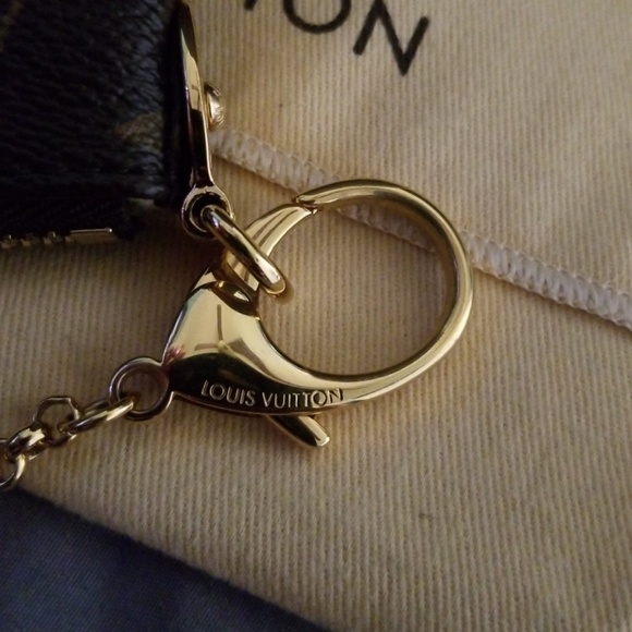 Louis Vuitton Monogram Milla Clutch MM - Picture 3 of 8
